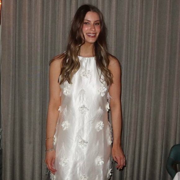 Elliatt Dresses & Skirts - Elliatt Lunaria Satin Mini Dress In White XXL